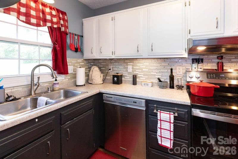 405 Southway Garden Rd, Arden, NC 28704