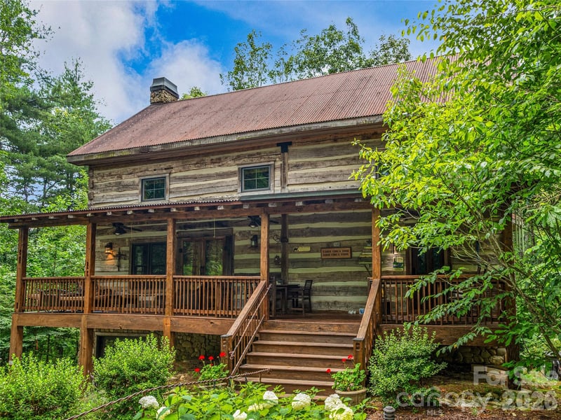 69 Dogwood Branch Rd, Zirconia, NC 28790