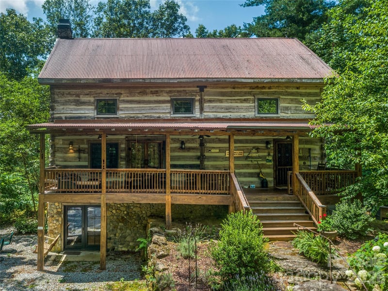 69 Dogwood Branch Rd, Zirconia, NC 28790