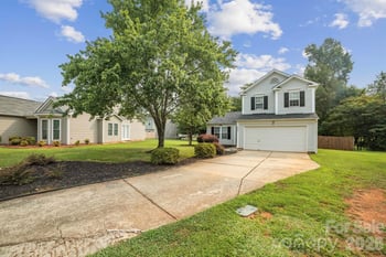 1508 Hollow Maple Dr, Charlotte, NC 28216