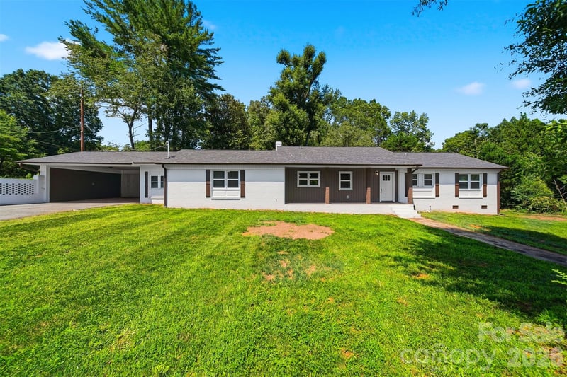 908 13th St NW, Conover, NC 28613