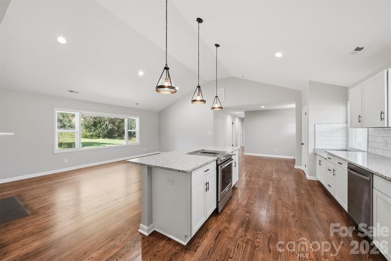 908 13th St NW, Conover, NC 28613