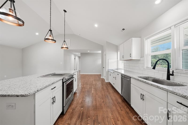 908 13th St NW, Conover, NC 28613