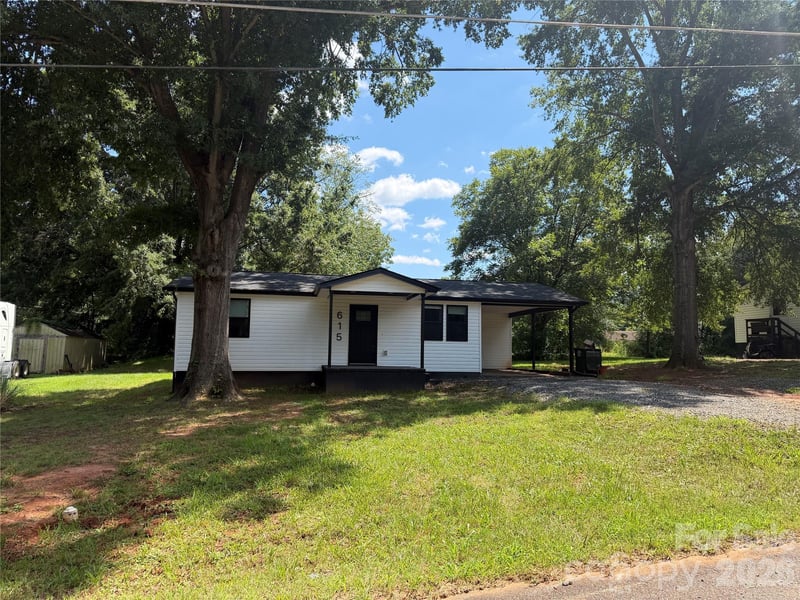 615 Saunders Ave, Newton, NC 28658