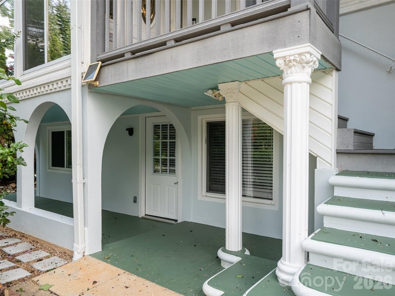 12 Peeler Dr, Asheville, NC 28803