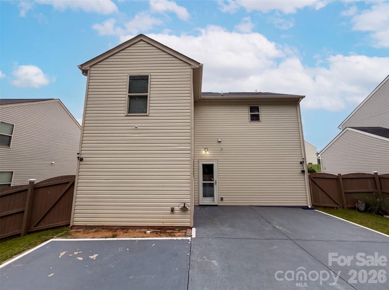 7329 Hidden Creek Dr, Charlotte, NC 28214