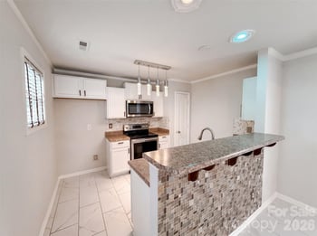 7329 Hidden Creek Dr, Charlotte, NC 28214