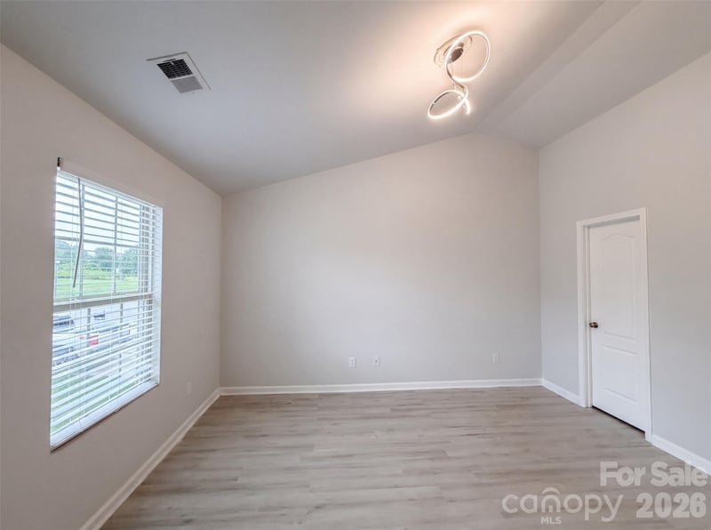 7329 Hidden Creek Dr, Charlotte, NC 28214