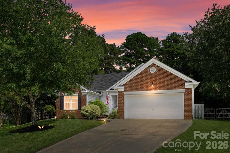 4002 Canbury Ct, Charlotte, NC 28269