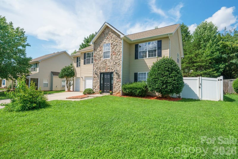 2646 Amber Crest Dr, Gastonia, NC 28052