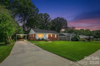 1062 Dresden Dr W, Charlotte, NC 28205