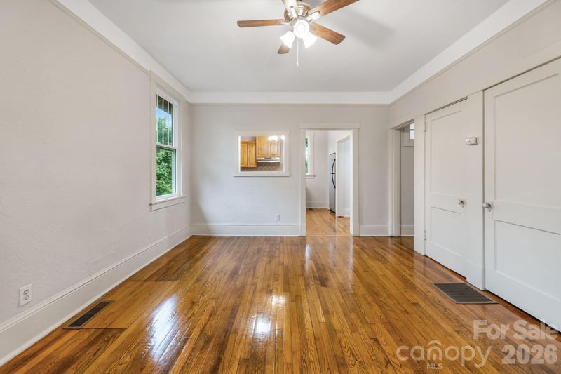 181 Courtland Pl, Asheville, NC 28801