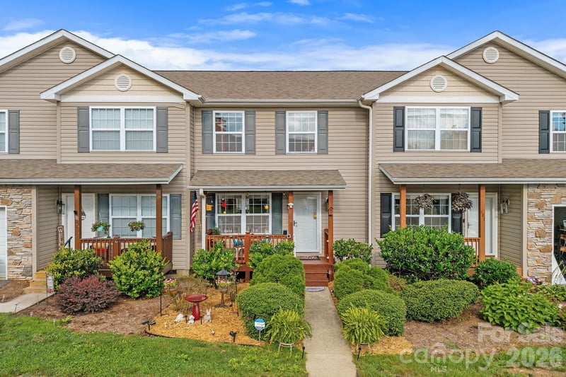 109 Loch Haven Rd, Swannanoa, NC 28778