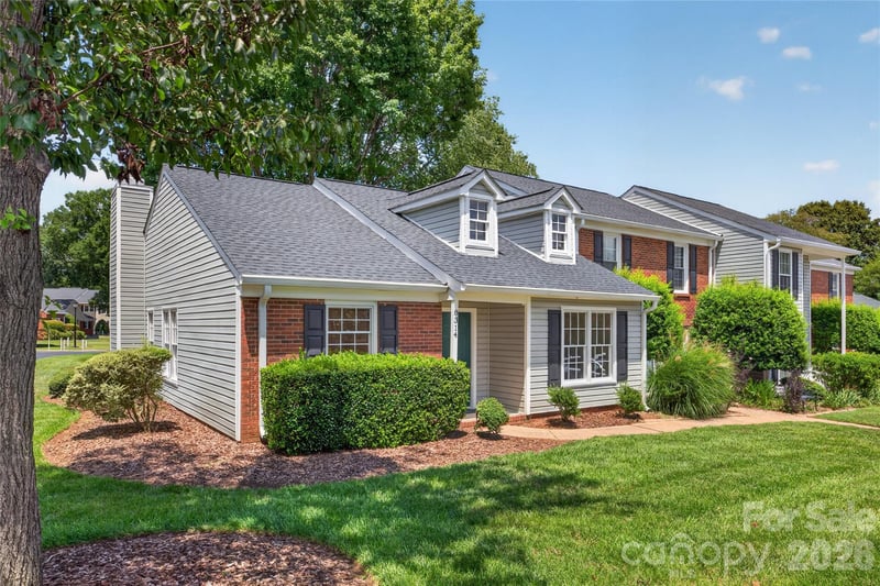 8314 Chippenham Ln, Charlotte, NC 28277