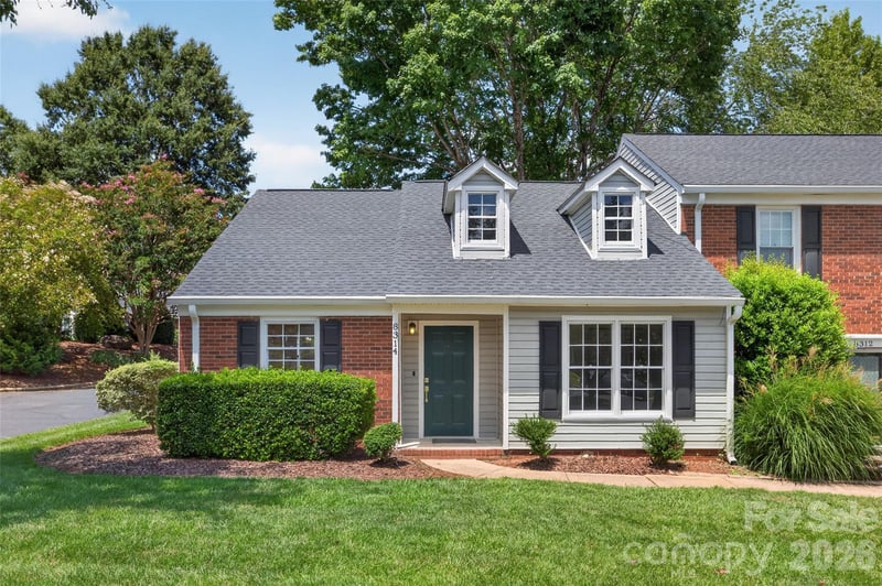 8314 Chippenham Ln, Charlotte, NC 28277