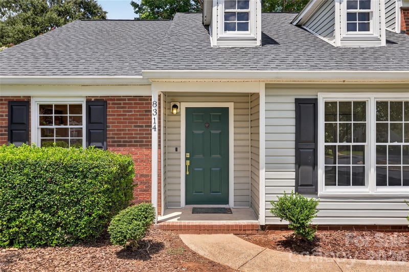 8314 Chippenham Ln, Charlotte, NC 28277