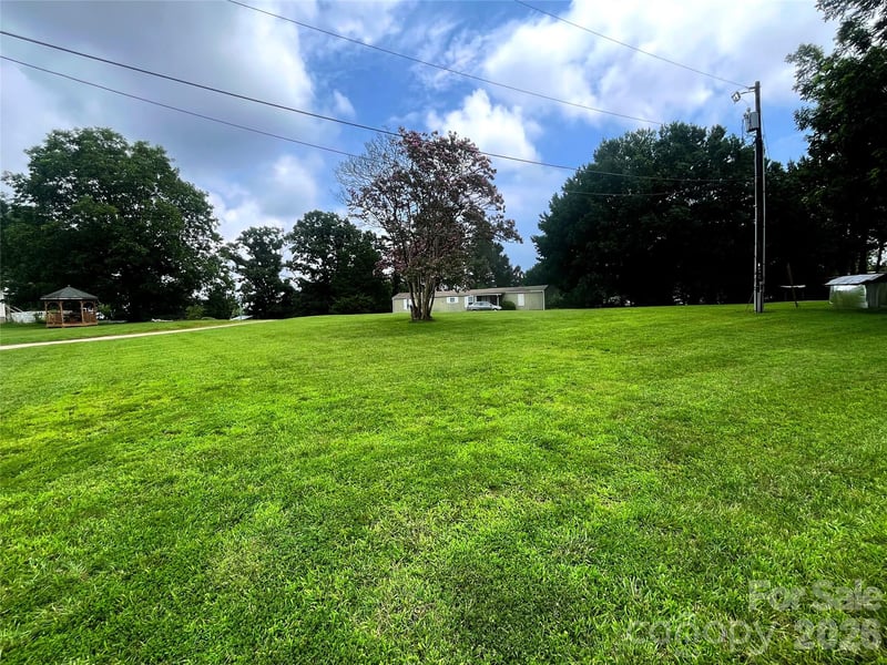 109 Ray Dawn Ln, Mooresville, NC 28117