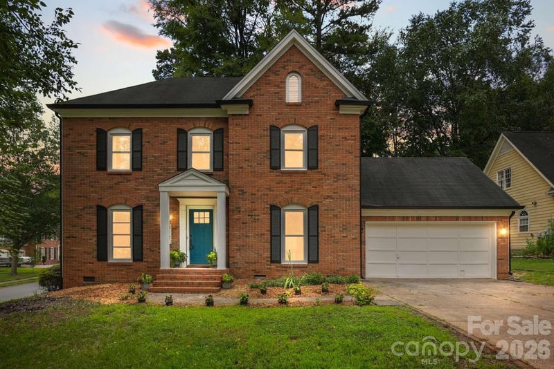 612 Grays Creek Ln, Charlotte, NC 28214
