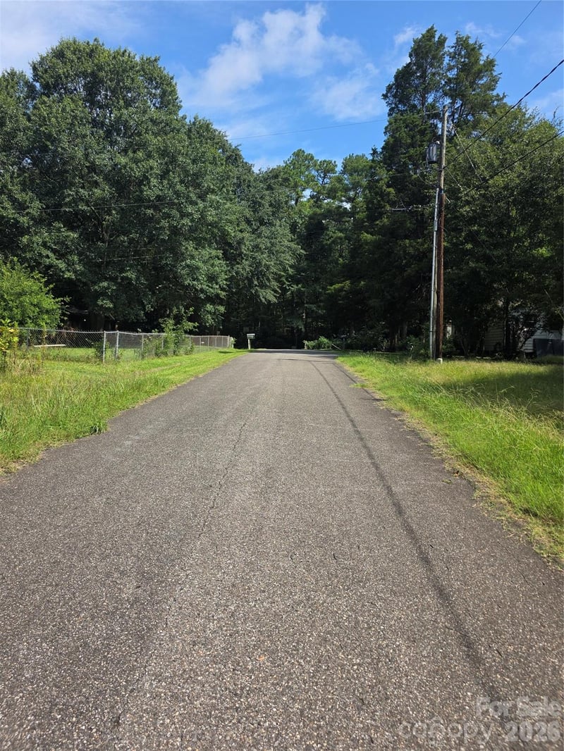 Brooks Rd, Gastonia, NC 28052