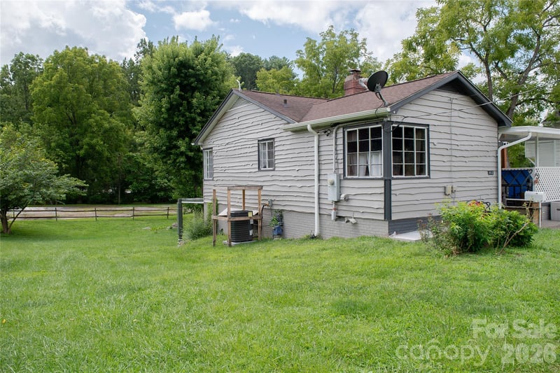 412 1st Ave, Hendersonville, NC 28739