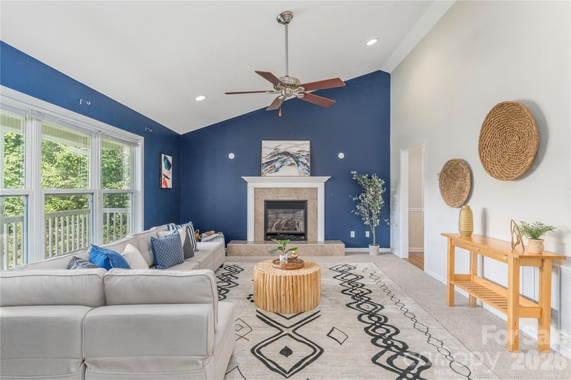 207 Christina Ct, Asheville, NC 28806
