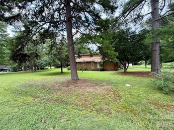 8000 Hedrick Cir, Huntersville, NC 28078