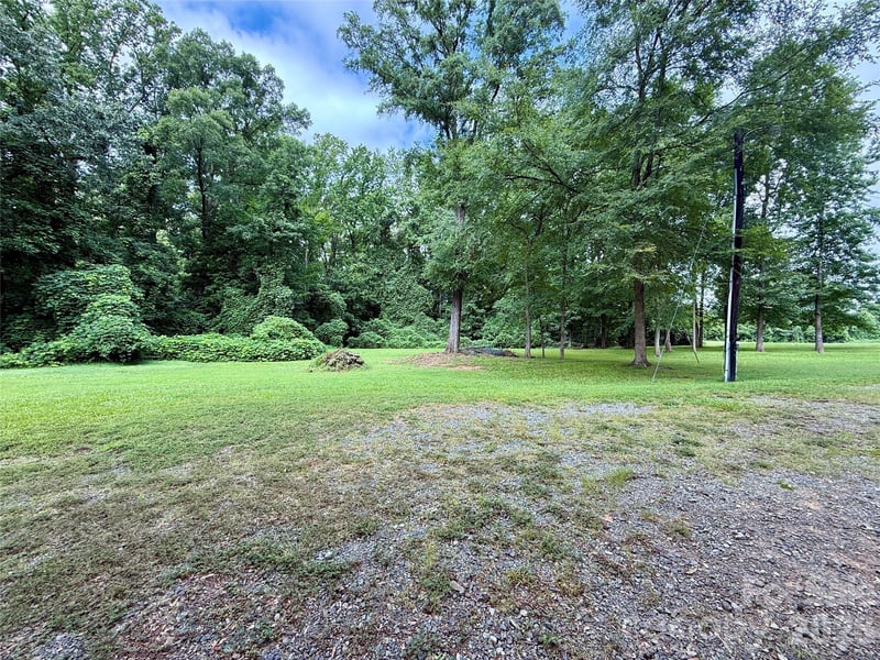 8000 Hedrick Cir, Huntersville, NC 28078