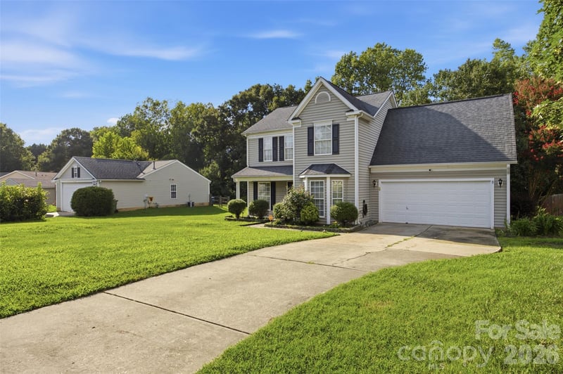 109 Clairwood Dr, Mount Holly, NC 28120