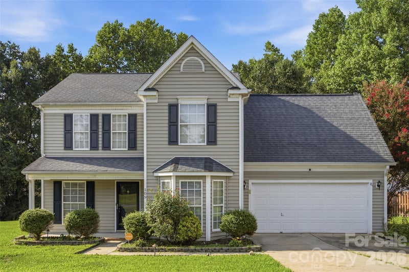 109 Clairwood Dr, Mount Holly, NC 28120