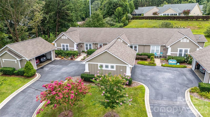 5303 Wood Duck Way, Hendersonville, NC 28792