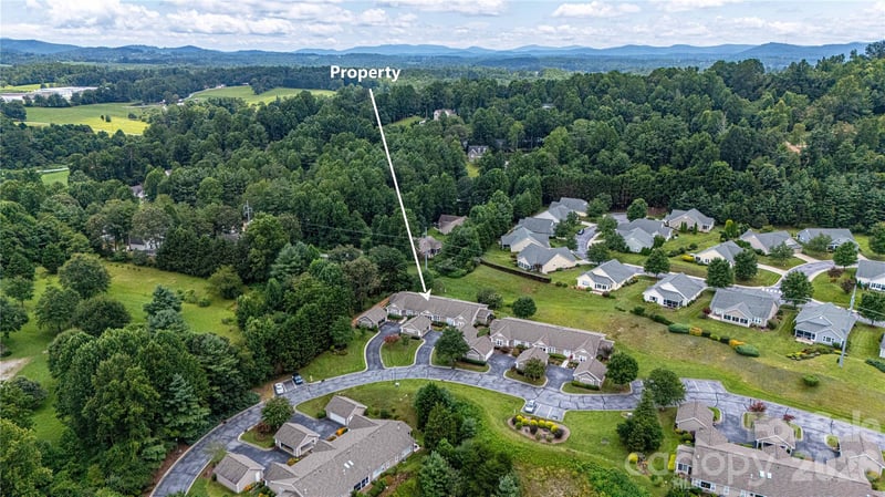 5303 Wood Duck Way, Hendersonville, NC 28792