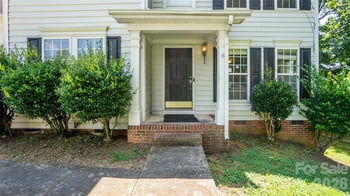 9902 Mattie Ct, Charlotte, NC 28213