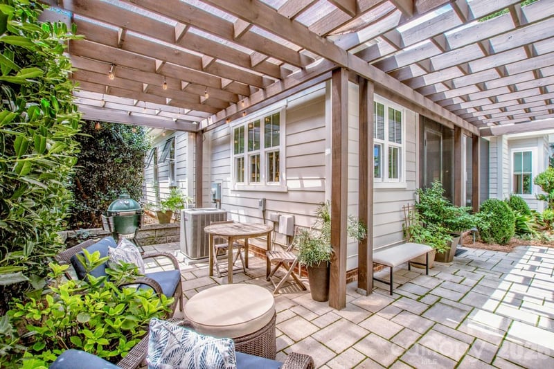 216 Catawba Ave, Davidson, NC 28036