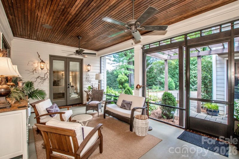 216 Catawba Ave, Davidson, NC 28036