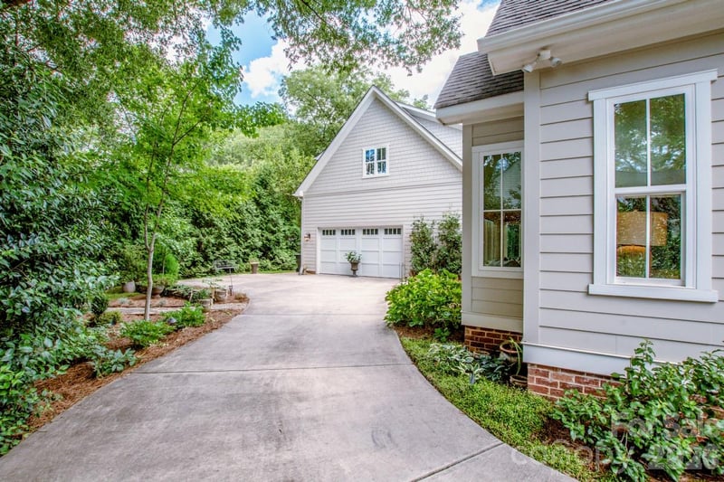 216 Catawba Ave, Davidson, NC 28036