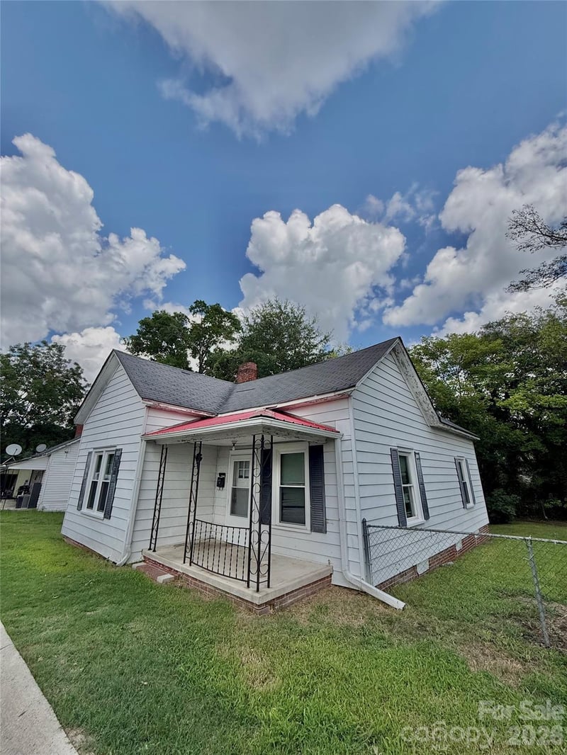 45 White St, Chester, SC 29706