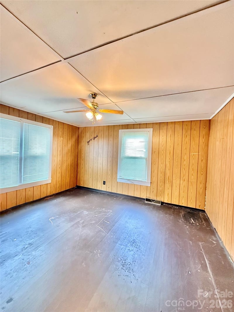 45 White St, Chester, SC 29706