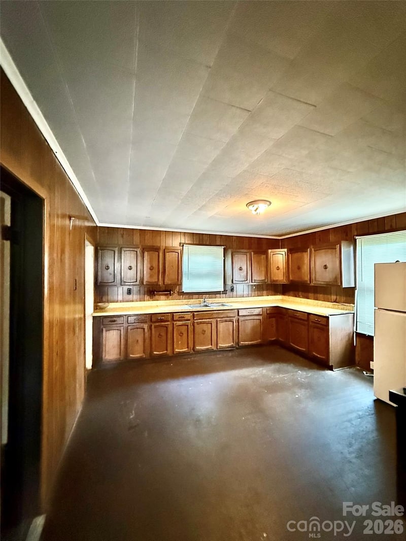 45 White St, Chester, SC 29706