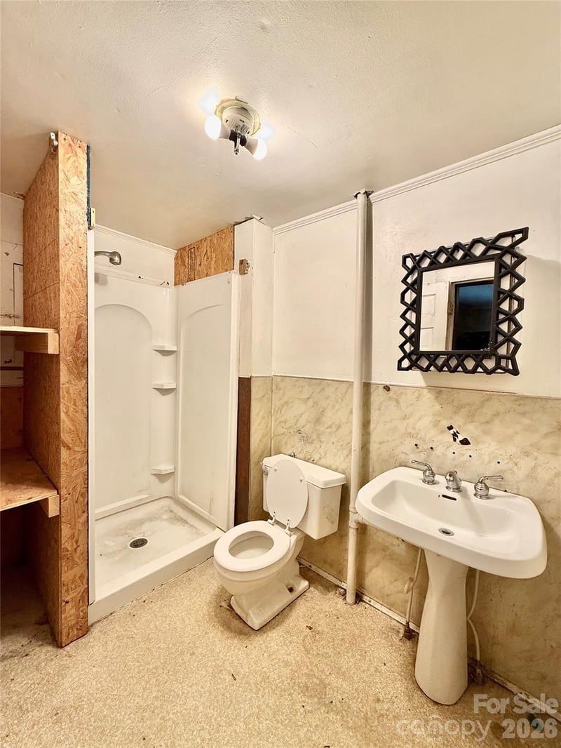 45 White St, Chester, SC 29706