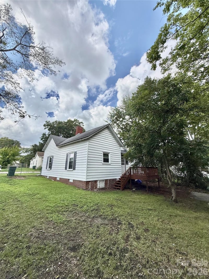 45 White St, Chester, SC 29706