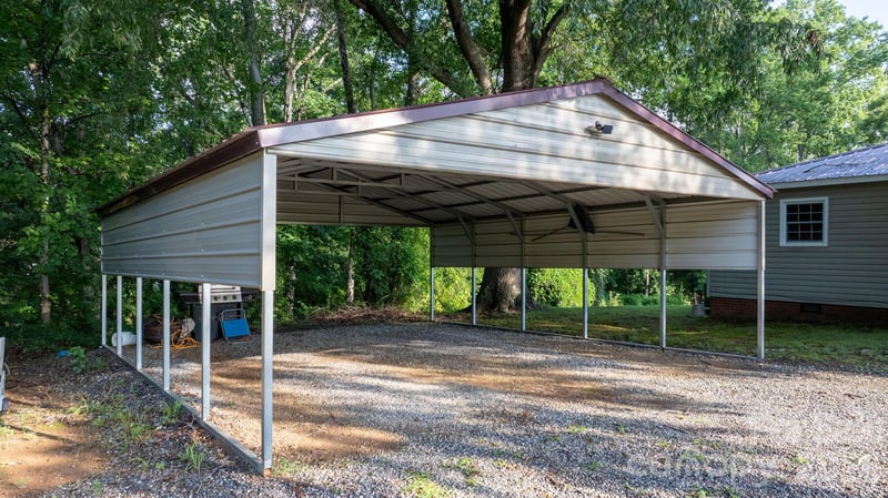 708 Klutz St, Maiden, NC 28650