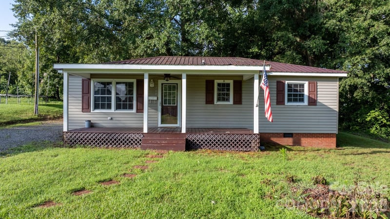 708 Klutz St, Maiden, NC 28650