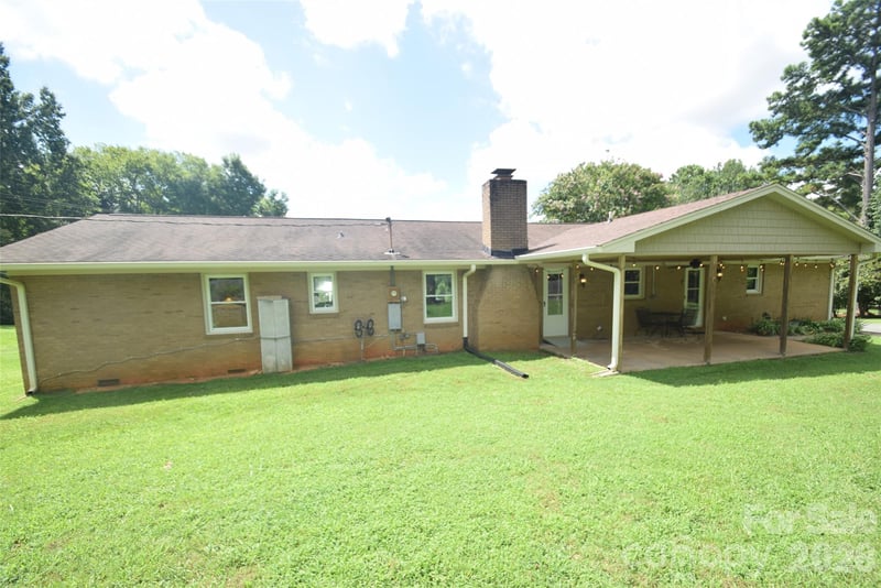 15513 Thompson Rd, Charlotte, NC 28227