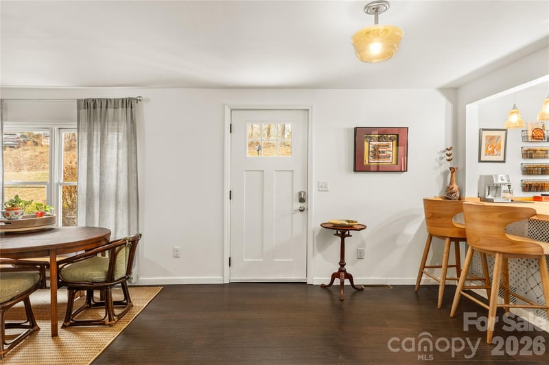 5 Shadowlawn Dr, Asheville, NC 28806