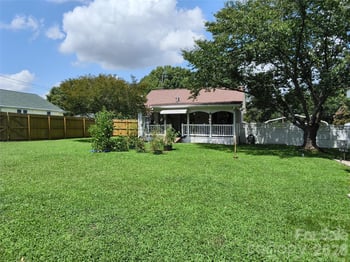 1200 Woodlawn St, Kannapolis, NC 28083