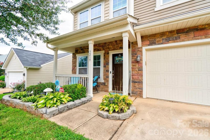 3219 Pikes Peak Dr, Gastonia, NC 28052