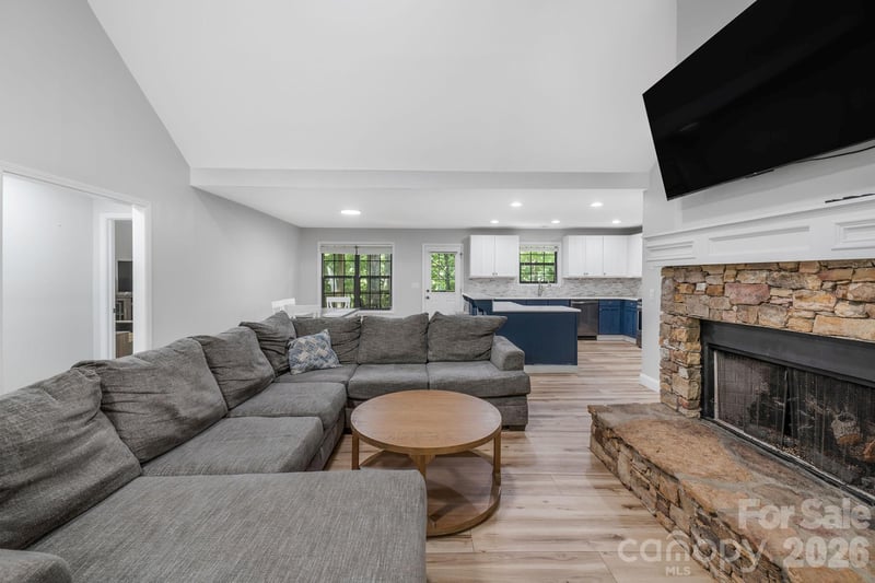526 Whetstone Gap Rd, Lake Toxaway, NC 28747