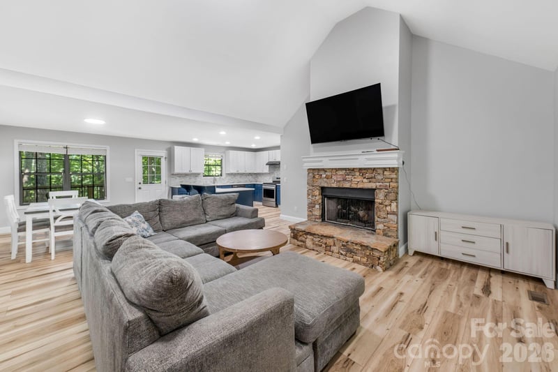 526 Whetstone Gap Rd, Lake Toxaway, NC 28747