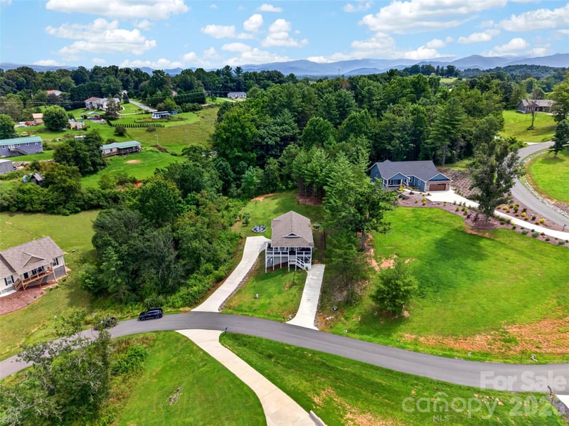 932 Morlin Acres Dr, Marshall, NC 28753