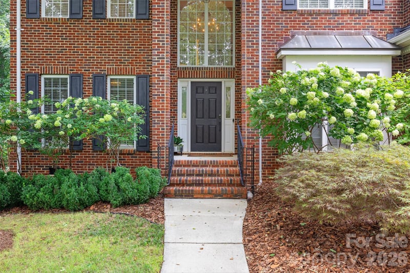 1607 Crestgate Dr, Waxhaw, NC 28173